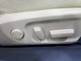 【パワーシート】スイッチ一つで簡単にシートの微調整が可能!電動だから力もいりません!快適なシートポジションにセットして、快適なドライブをお楽しみください。