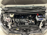 エンジンルーム内も隅々まで掃除がいきわたっています!ハイブリッド部分は初度登録から10年、もしくは3年間の長い方の保証付!ただし累計走行距離数20万キロまでとなります!