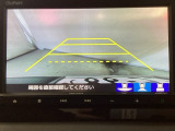 バックでの車庫入れも安心です! リアカメラが付いているバックモニター付のナビを装備しております。操作線もついており距離感も画面から確認できます。
