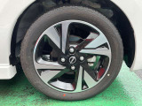 純正アルミホイール付!このお車にぴったりなホイールが付いてます◎