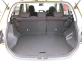 ラゲッジスペースは十分な広さを確保しています。日常のお買い物にも大活躍!積み下ろしも楽々ですよ。