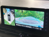 【アラウンドビューモニター】専用のカメラにより、上から見下ろしたような視点で360度クルマの周囲を確認することができます☆死角部分も確認しやすく、狭い場所での切り返しや駐車もスムーズに行えます。