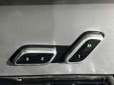 ◆メモリー機能付フルパワーシート『ドライバー三名までのシートポジションを記憶するメモリー機能付きのフルパワーシートを装備します。ご家族でのご使用をお考えの方にもぜひおすすめさせていただきます。』