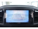 バックカメラが付いているので後方確認が非常にしやすいです。今や運転初心者も熟練者も必須装備!ついていて損はないですね♪