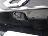 バックカメラが付いているので後方確認が非常にしやすいです。今や運転初心者も熟練者も必須装備!ついていて損はないですね♪