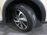 足元を精悍に引き締める純正16インチアルミホイール、おしゃれは足元から、カッコイイですね!他にも見たいところ、知りたいことなどございましたらお気軽にお問い合わせくださいませ。