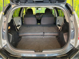 普段のお買い物や通勤、送迎等に十分な荷室スペースを確保しております。セカンドシートを倒すと、大きな荷物の積載も可能です♪