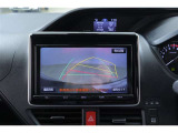 バックガイドモニターで、後方を確認しながら安心して駐車することができます。運転初心者も熟練者も必須の機能ですよ!