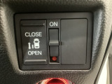 【片側パワースライドドア】片側がパワースライドドアになっており、運転席のスイッチやスマートキーでも開閉が可能です!開口部も広いので乗り降りも楽々♪