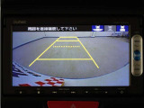 バックカメラ搭載です!車庫入れが苦手な人はもちろん、車両感覚に自信がある人にもお勧めです!見えない箇所が見えるようになるので、低い障害物や隠れてしまっている子供の存在等にも気付く事が出来ます。
