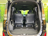 後席を格納すると、これだけの広さが!シーンに合わせたシートアレンジで、大きな荷物も積むことが出来ます♪
