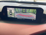 【360&deg;ビューモニター】専用のカメラにより、上から見下ろしたような視点で360度クルマの周囲を確認することができます☆死角部分も確認しやすく、狭い場所での切り返しや駐車もスムーズに行えます。
