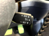 【クルーズコントロール】高速道路もラクラク走行。アクセルを離しても一定速度で走行ができ、長距離運転時の負担を軽減!加速・減速も簡単なスイッチ操作で調整できます。