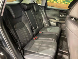 後部座席も気になるようなキズ・汚れやへたり等、大きなダメージはなく、良好な状態です。