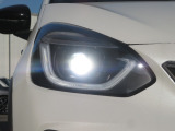 切れにくく明るい!LEDヘッドライト装備