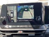 アラウンドビューモニター装備です 上から見たイメージで駐車出来ます