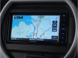 【ナビ】ナビ付いてます。初めての旅先やドライブでも安心して目的地まで案内してくれます。お近くのスズキ自販島根までお越しください。