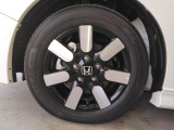 ホンダ純正のアルミホイールが装備されています。