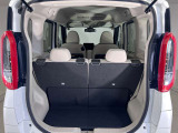 ラゲッジスペースは広々です!