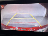 【バックモニター】後ろのカメラの映像をモニターに映し出すことができます!後方の見えない死角や、障害物との距離感をしっかり確認することができます!駐車が苦手な方におすすめです。