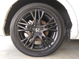 ホンダ純正のアルミホイールが装備されています。