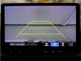 バックカメラ搭載です!車庫入れが苦手な人はもちろん、車両感覚に自信がある人にもお勧めです!見えない箇所が見えるようになるので、低い障害物や隠れてしまっている子供の存在等にも気付く事が出来ます。