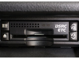 ★ETC(DSRC)が装備されています!!社外品とは違い収まりの良いデザインが人気!高速道路を利用する際は必需品ですよね!!ストレス無く料金所を通過出来ます!!