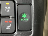 ★ECONスイッチ★ エコドライブを加速しよう!スイッチをONにすると、運転の仕方によるロスを抑え込み燃費をよくするようクルマが頑張ります(*^ー^*)燃費向上にチャレンジ♪