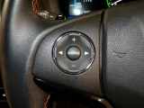 【ステアリングリモコン】ステアリングにオーディオ調節可能なスイッチが装備されていますので運転中でも視線をそらさずにオーディオの調節が可能です!