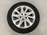 当社にてデモ走行時に装着していたワンシーズン使用の中古スタットレスタイヤ+ホイール4本セットを用意致しました。(2024年製、タイヤ+ホイールは現状渡し、保証対象外です)