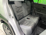 後部座席も気になるようなキズ・汚れやへたり等、大きなダメージはなく、良好な状態です。