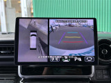 【全方位モニター】クルマを真上から見下ろした視点で駐車をサポートします!死角からの障害物にいち早く気が付くことができます。