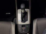 オートマチックシフトレバーは、手になじみ操作しやすい形状で安全運転にもつながります♪