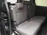 後部座席の様子です。