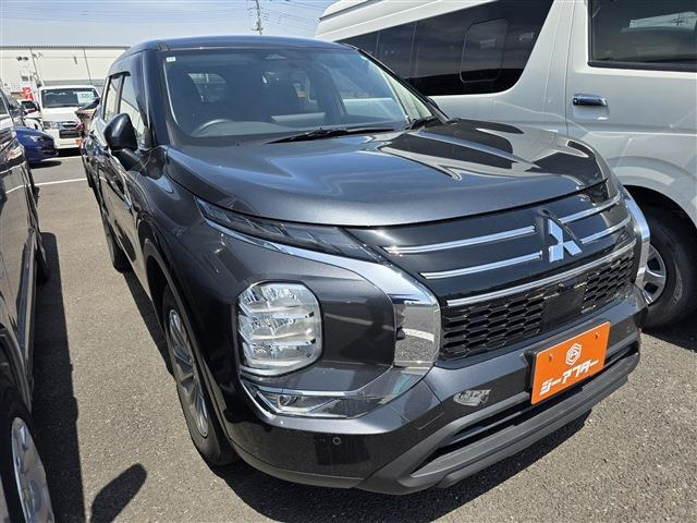 三菱 アウトランダー 