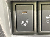 【シートヒーター】寒い日に重宝するシートヒーター!エアコンより早く温まってくれるので寒がりの人も安心ですね♪エアコンの温風は乾燥するから苦手、という方にもをおすすめです。