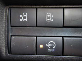 両側ハンズフリーオートスライドドアとアイドリングストップ機構のスイッチです。