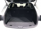 広々としたラゲージスペースを備えています。大きなものや長さのある荷物もしっかりと積み込めます。