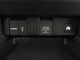 【POWER OUTLET】USB端子&HDMI端子&12V電源ソケットも装備☆充電はもちろん、音楽や映像をナビ画面でお楽しみいただけます◎