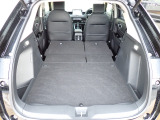 ◆後部座席を両方倒せば驚きの広さに!大きな荷物が積めます!