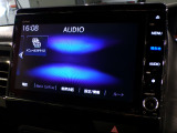 CD、DVD、Bluetooth、AM、FM、AUX、スマートフォン接続ができます。