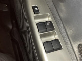 【パワーウインドウ】運転席のスイッチで、各席の窓ガラスの開閉ができます!あると便利ですよね!