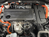 コンパクトなエンジンルームで、室内空間を確保しています。ホンダのMM思想(マンマキシマム・メカミニマム)は今でも受け継がれています。