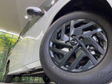 【純正16インチアルミホイール】外観にマッチした純正アルミホイールを装着しております。各種社外アルミホイールや、スタッドレスタイヤも取扱いしております。是非ご相談ください♪