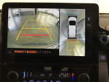 パノラミックビューモニター付きです。車両を上から見たような映像をディスプレイオーディオ画面に表示。運転席からの目視だけでは見にくい、車両周辺の状況をリアルタイムでしっかり確認できます。