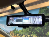 【インテリジェントルームミラー】後席の大きな荷物や同乗者で後方が確認しづらい時でも安心!カメラが撮影した車両後方の映像をルームミラー内に表示。クリアな視界で状況の確認が可能です!