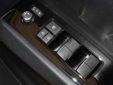 電動格納式ドアミラー・パワーウインドウを装備しています。