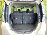普段のお買い物や通勤、送迎等に十分な荷室スペースを確保しております。セカンドシートを倒すと、大きな荷物の積載も可能です♪