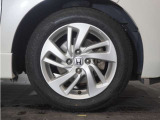 アルミホイール装着車です!これで足元まわりもおしゃれにきまります!