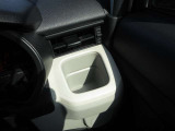 運転席側ドリンクホルダー
